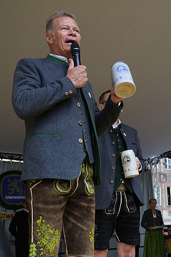 Andreas Steinfatt  - ex-Vorsitzender des Vereins Münchener Brauereien - erhielt einen Ehrenrkrug beim Münchner Brauertag 2024 (©Foto: Martin Schmitz)